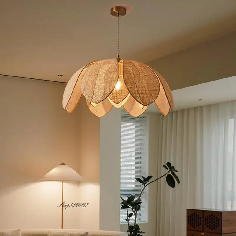 Suspension Fleur de Lotus en Rotin Naturel - Luminaire Minimaliste