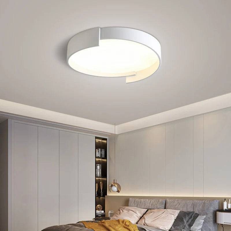 Plafonnier Rond Ruban Métal Asymétrique - Design Contemporain Minimaliste