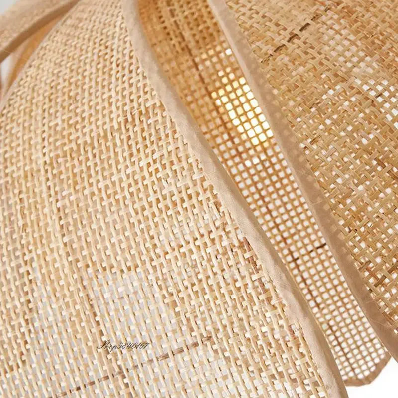Suspension Fleur de Lotus en Rotin Naturel - Luminaire Minimaliste