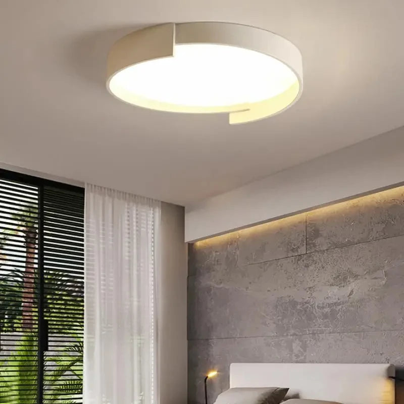 Plafonnier Rond Ruban Métal Asymétrique - Design Contemporain Minimaliste