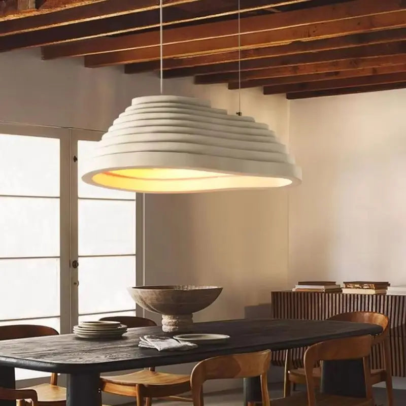 Suspension minimaliste en résine blanche ondulée - Luminaire moderne