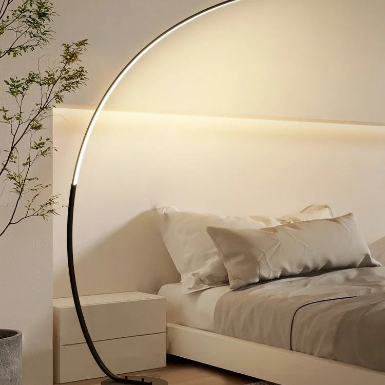 Lampadaire Moderne Arisha à LED – Luminaire Arche en Métal et Silicone