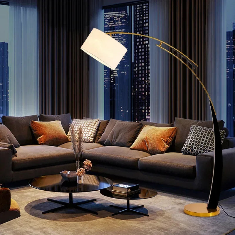 Lampadaire moderne en tissu Matterhorn – Luminaire élégant beige pour salon