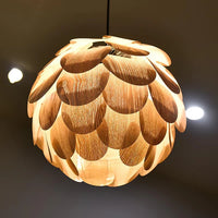 Suspension Boule en Placage Bois Écailles – Luminaire Scandinave