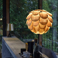 Suspension Boule en Placage Bois Écailles – Luminaire Scandinave