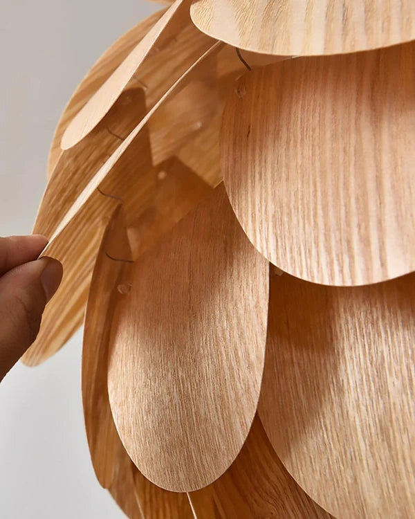 Suspension Boule en Placage Bois Écailles – Luminaire Scandinave