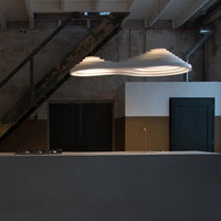Suspension minimaliste en résine blanche ondulée - Luminaire moderne