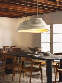 Suspension minimaliste en résine blanche ondulée - Luminaire moderne