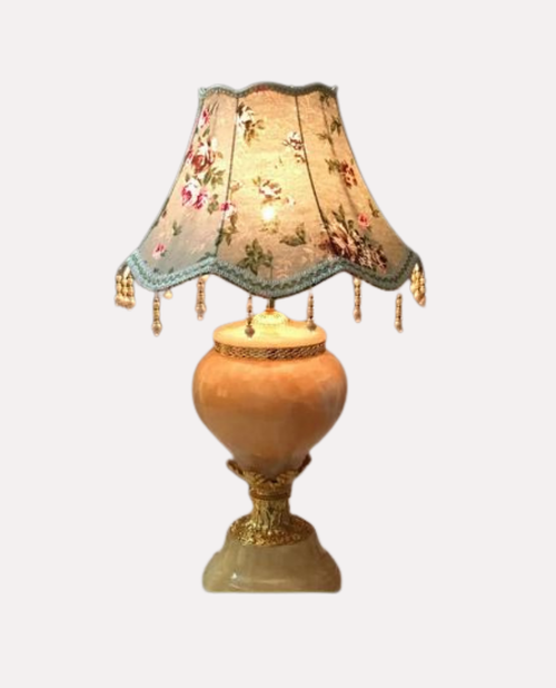 Abat-jour "Romance" – Dentelle Florale et Finition Perles Mes Luminaires