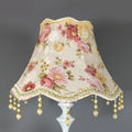 Abat-jour "Romance" – Dentelle Florale et Finition Perles Mes Luminaires