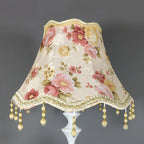 Abat-jour "Romance" – Dentelle Florale et Finition Perles Mes Luminaires