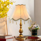 Abat-jour "Romance" – Dentelle Florale et Finition Perles Mes Luminaires