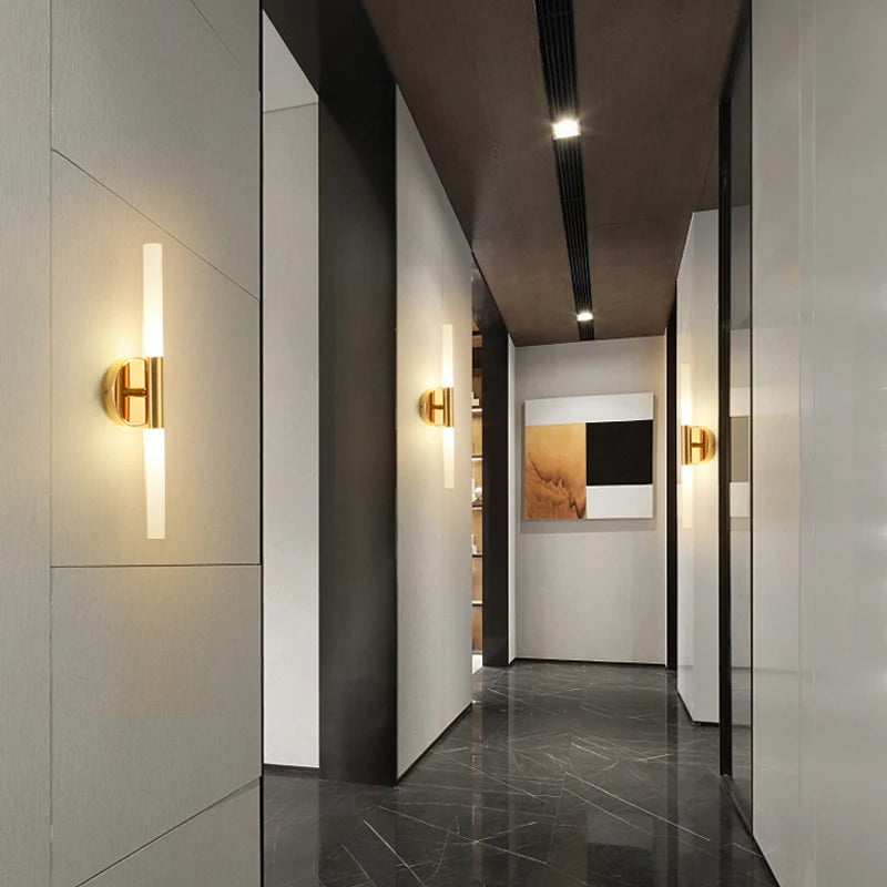 Applique Mural "Flambeau Moderne" – Finition Or et Tubes LED Mes Luminaires