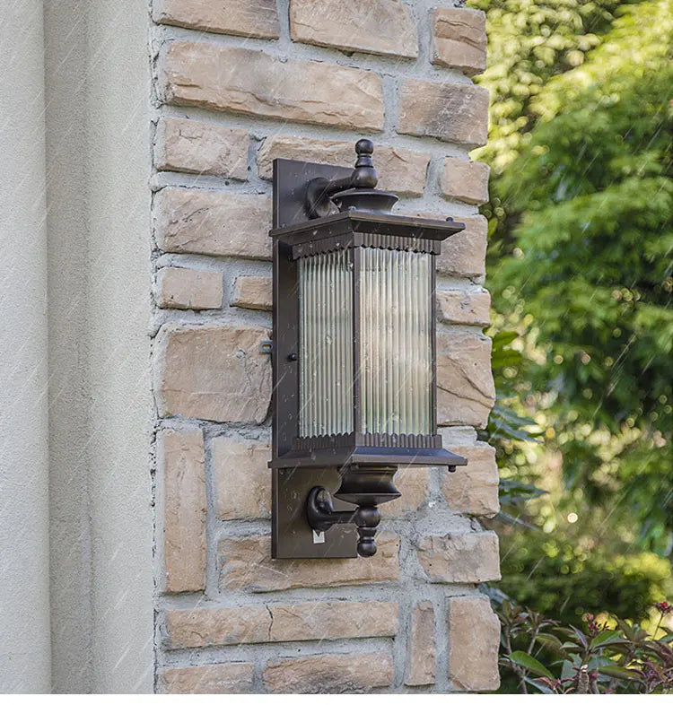 Applique Murale Extérieure "Lanterne Royale" – Design Antique & Verre Strié Mes Luminaires