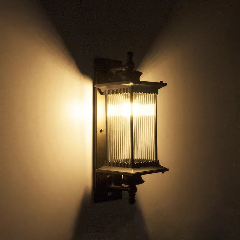 Applique Murale Extérieure "Lanterne Royale" – Design Antique & Verre Strié Mes Luminaires