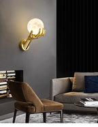 Applique Murale LED Lune avec Support Main en Résine Dorée Mes Luminaires