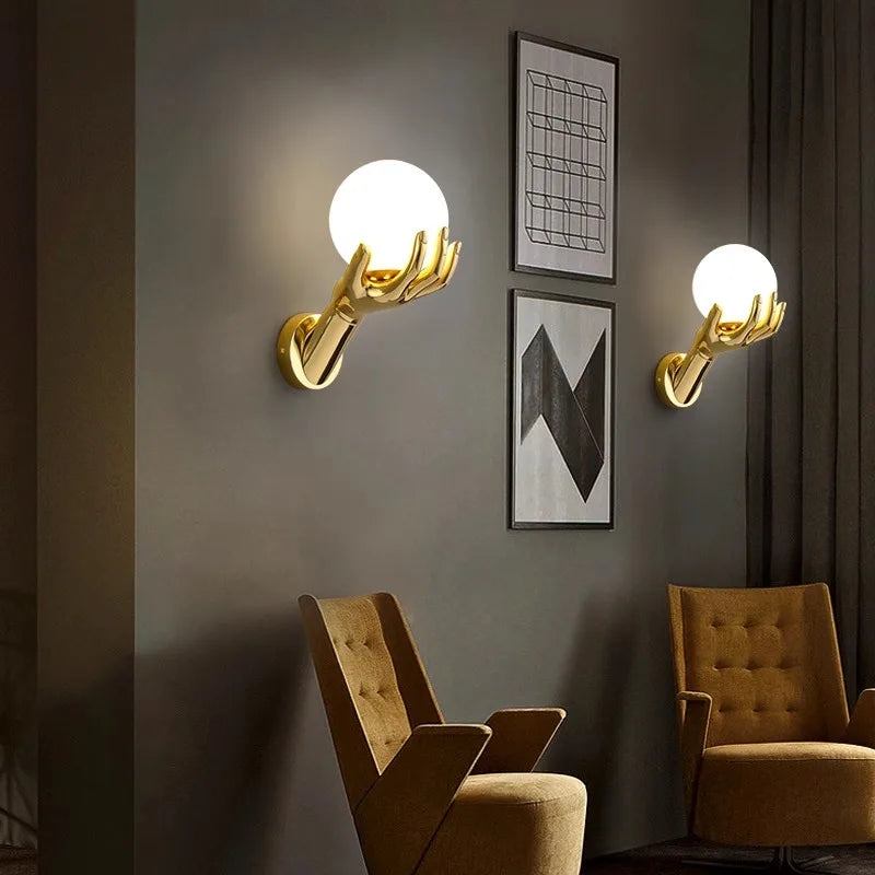 Applique Murale LED Lune avec Support Main en Résine Dorée Mes Luminaires
