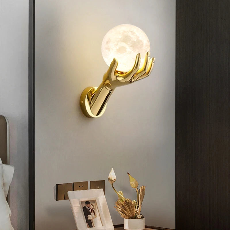 Applique Murale LED Lune avec Support Main en Résine Dorée Mes Luminaires