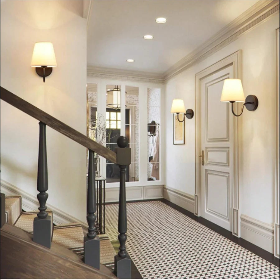 Applique Murale "Majestic" – Laiton Satiné et Abat-jour Beige Mes Luminaires
