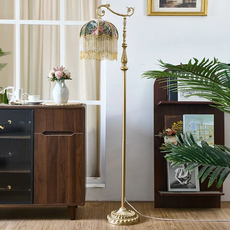 Lampadaire "Antiquaire" – Luminaire de Salon en Tissu Floral Mes Luminaires