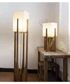 Lampadaire Design Vertical en Bois – Éclairage Doux Salon Mes Luminaires