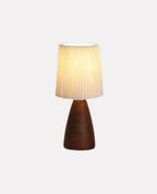 Lampe à Poser Minimaliste – Pied en Bois Conique et LED Mes Luminaires