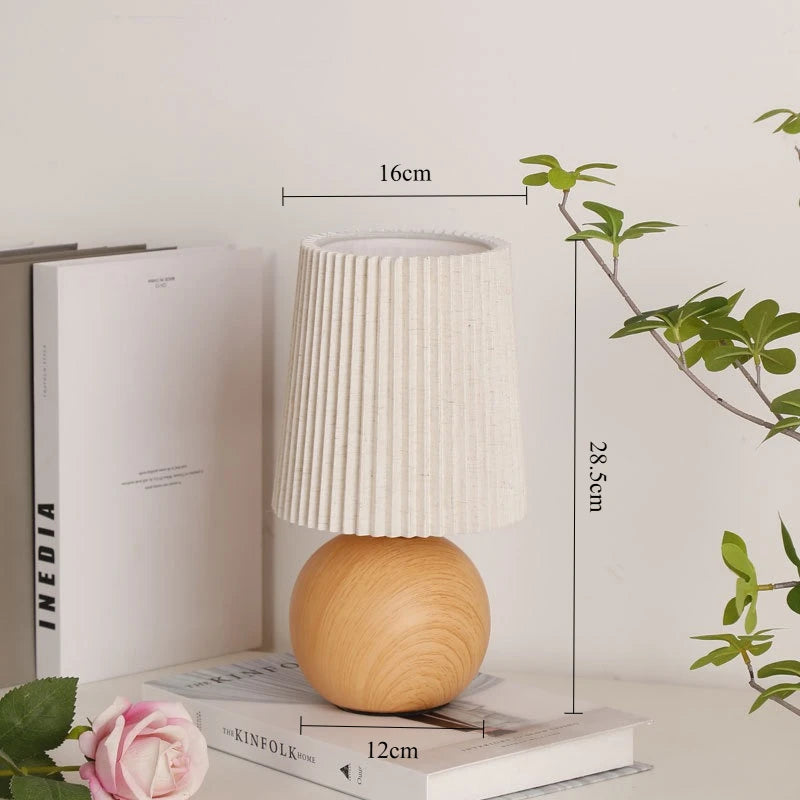 Lampe à Poser Minimaliste – Pied en Bois Conique et LED Mes Luminaires