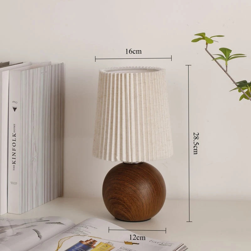 Lampe à Poser Minimaliste – Pied en Bois Conique et LED Mes Luminaires