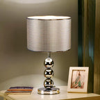 Lampe à Poser "Palace" – Luminaire Chic à Motifs Volutes Mes Luminaires