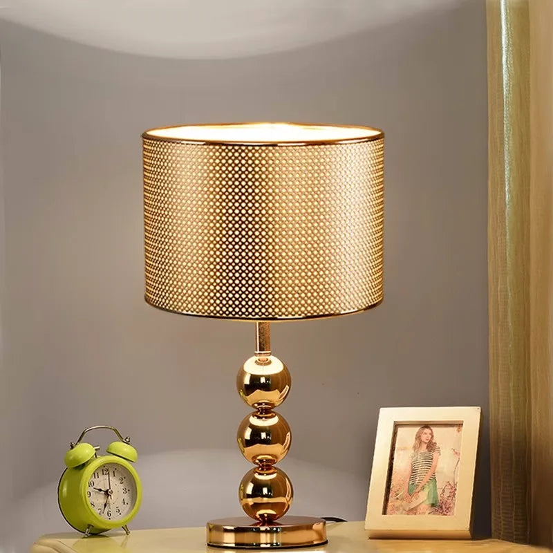 Lampe à Poser "Palace" – Luminaire Chic à Motifs Volutes Mes Luminaires