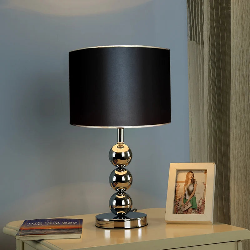 Lampe à Poser "Palace" – Luminaire Chic à Motifs Volutes Mes Luminaires