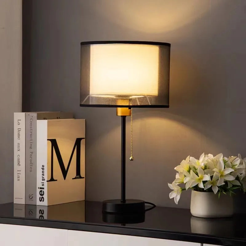Lampe de Chevet Japandi "Nara" – Bois Naturel & Abat-jour Plissé Mes Luminaires