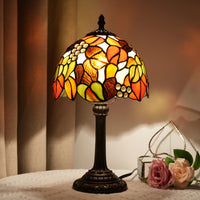 Lampe de Table Art Nouveau – Vitrail aux Motifs Floraux et Pied Antique Mes Luminaires