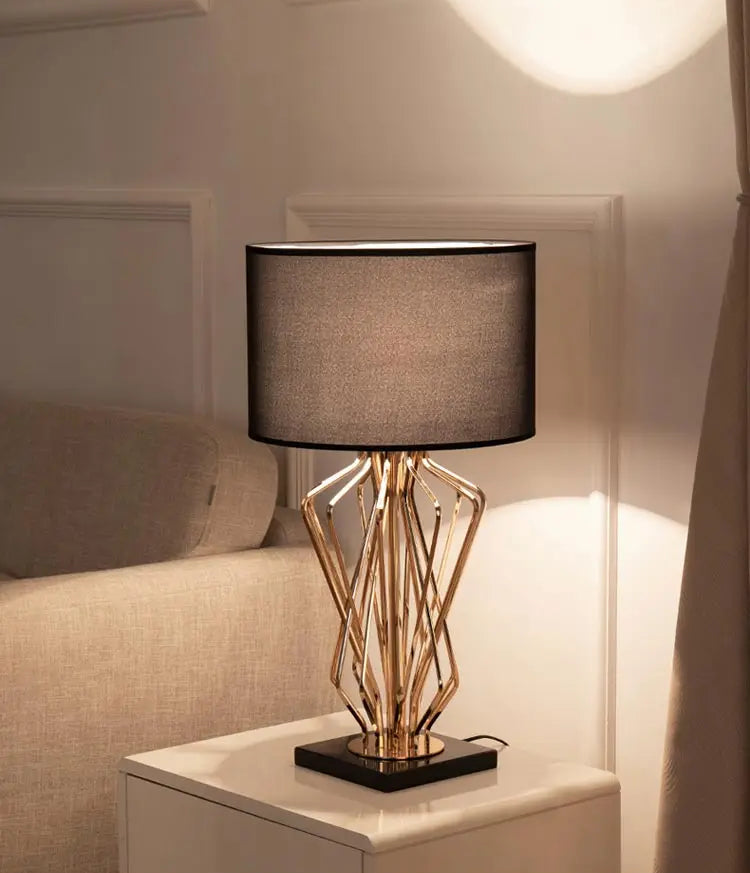 Luminaire "Arcadia" – Lampe à Poser aux Lignes Courbes et Finition Or Mes Luminaires