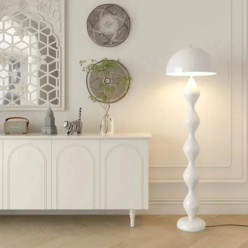 Luminaire de Salon Sculptural en Métal  – Abat-jour Dôme Mes Luminaires