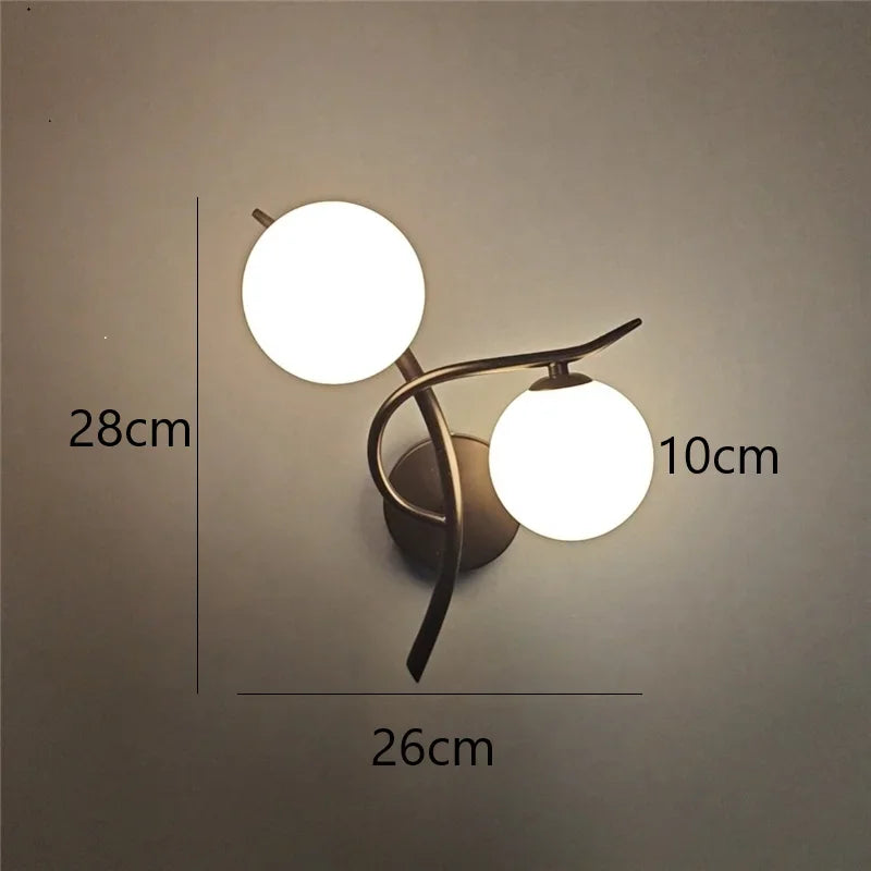 Luminaire "Orbite" – Applique Murale aux Lignes Courbes et Globes Opalins Mes Luminaires