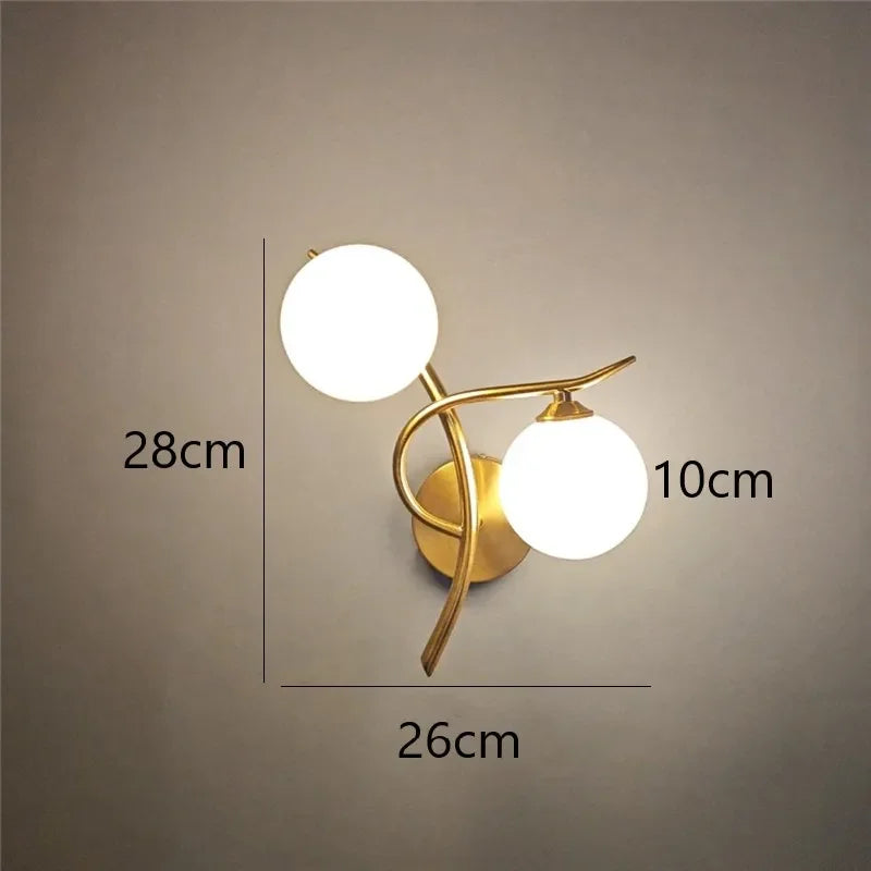 Luminaire "Orbite" – Applique Murale aux Lignes Courbes et Globes Opalins Mes Luminaires