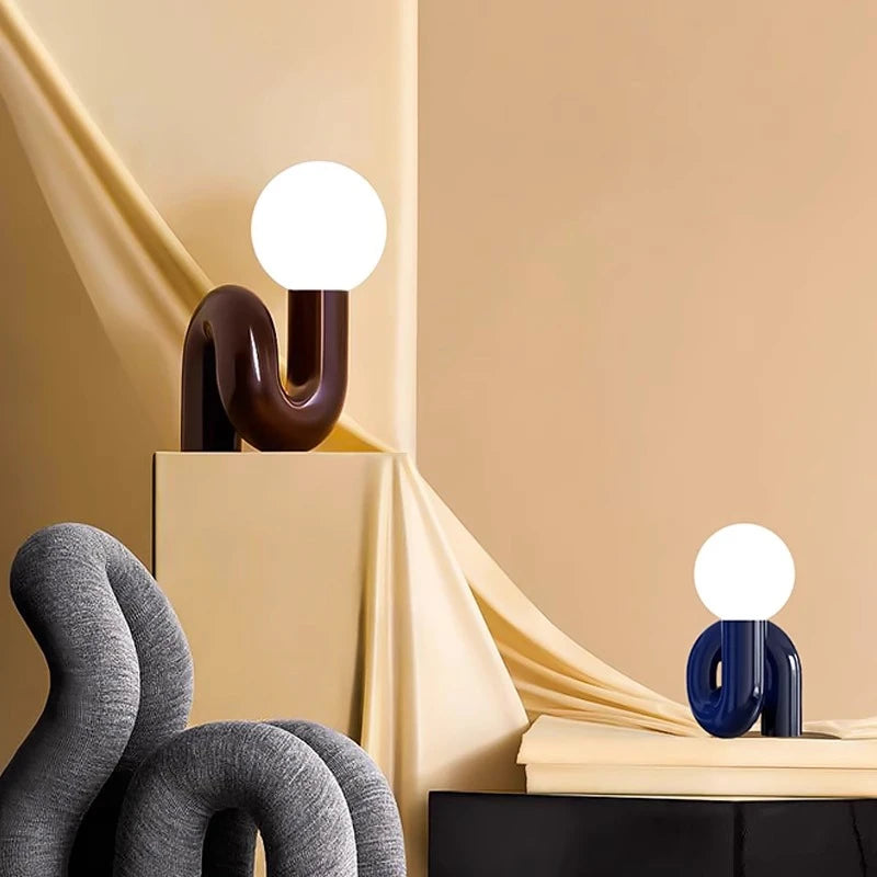 Luminaire "Sinuous" – Lampe Globe avec Pied en Forme de Serpent Mes Luminaires